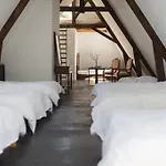 Edville Nyaraló