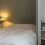 Edville Nyaraló *